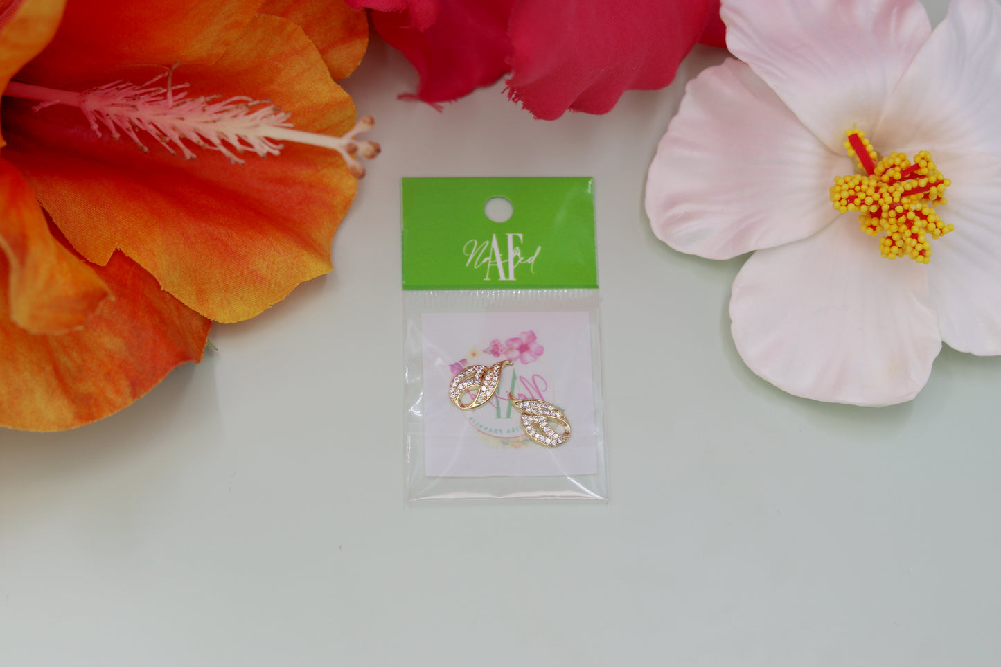 "Grandmother's Brooch" Charm AF53✨