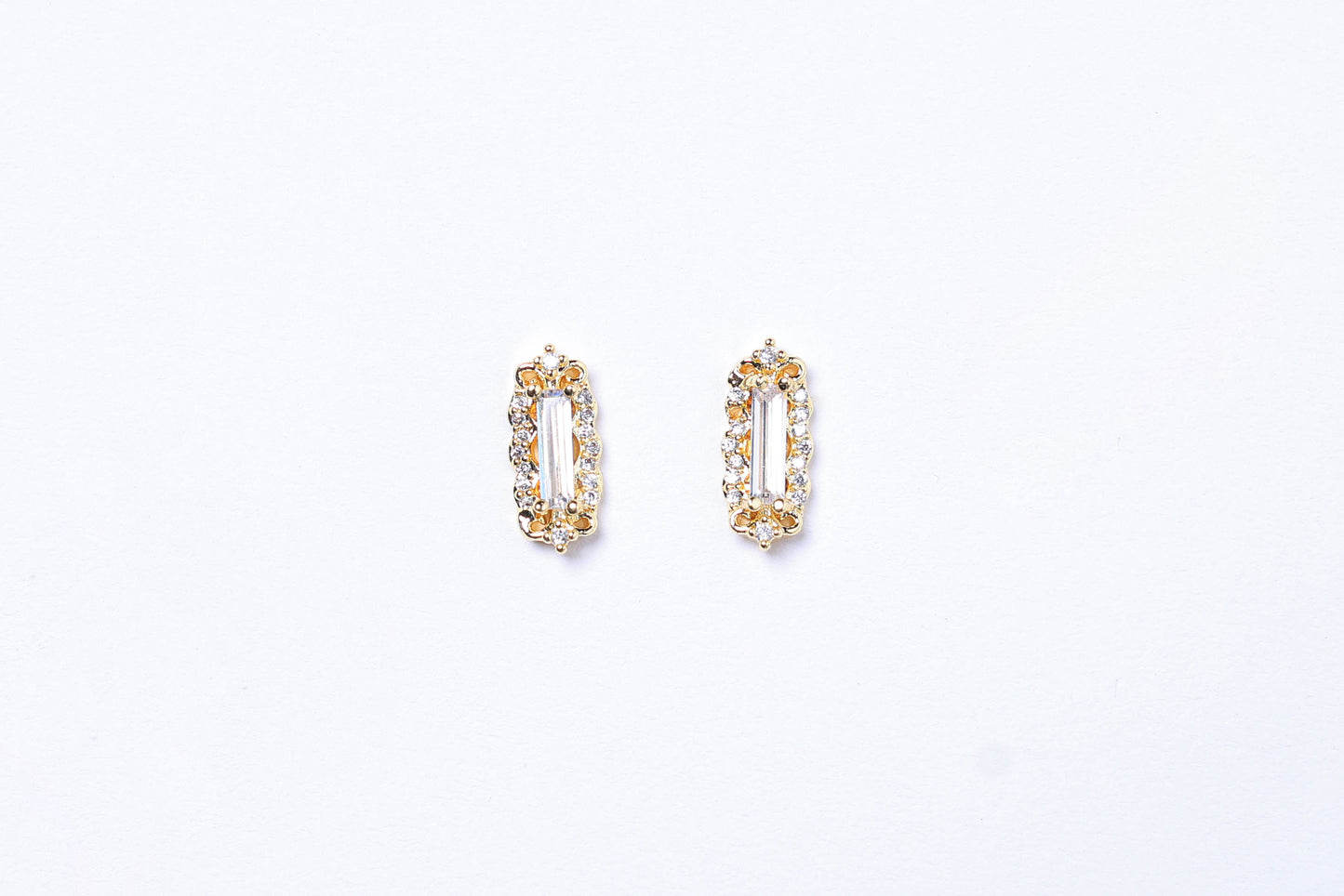 "Mirror, Mirror" Charm AF580✨